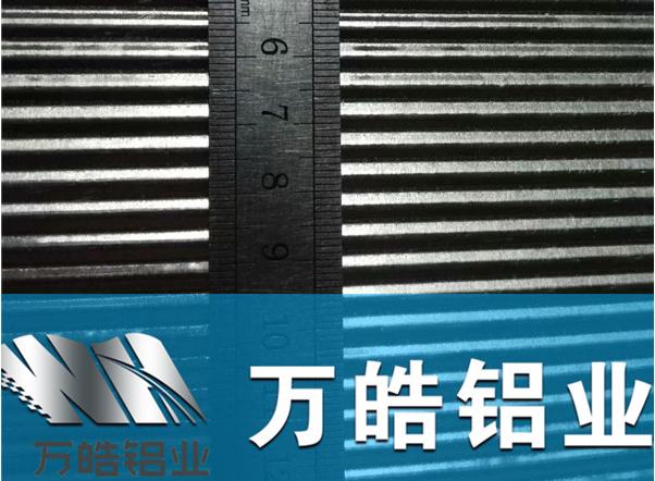 横条纹压花板